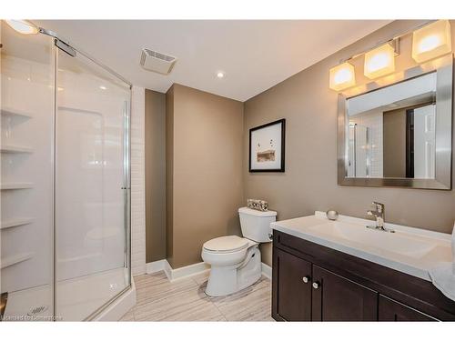 976 Danforth Avenue, Burlington, ON - Indoor Photo Showing Bathroom