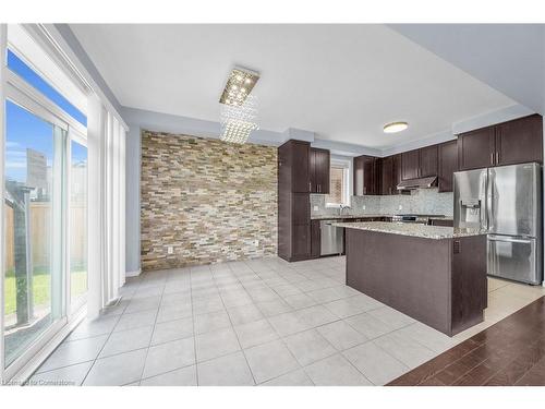 949 Tartan Court, Kitchener, ON - Indoor Photo Showing Kitchen