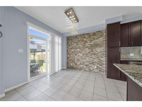 949 Tartan Court, Kitchener, ON - Indoor Photo Showing Kitchen