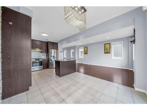 949 Tartan Court, Kitchener, ON - Indoor Photo Showing Kitchen