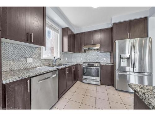 949 Tartan Court, Kitchener, ON - Indoor Photo Showing Kitchen With Upgraded Kitchen