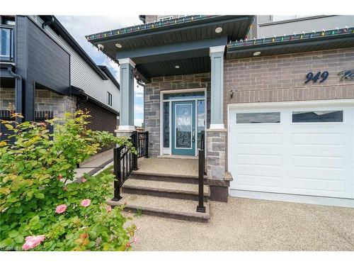 949 Tartan Court, Kitchener, ON - Outdoor