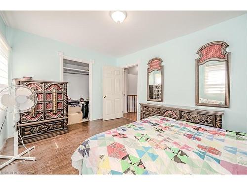 25 Brant Street, Hamilton, ON - Indoor Photo Showing Bedroom