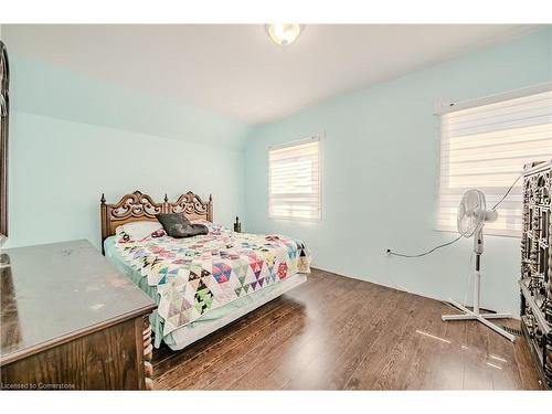 25 Brant Street, Hamilton, ON - Indoor Photo Showing Bedroom