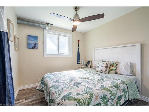 34 Ridgewood Drive, Turkey Point, ON - Indoor Photo Showing Bedroom