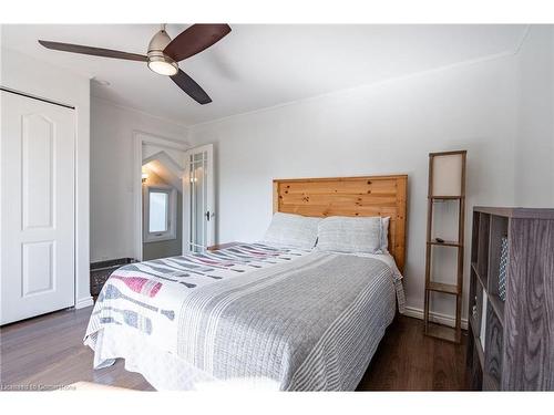 34 Ridgewood Drive, Turkey Point, ON - Indoor Photo Showing Bedroom