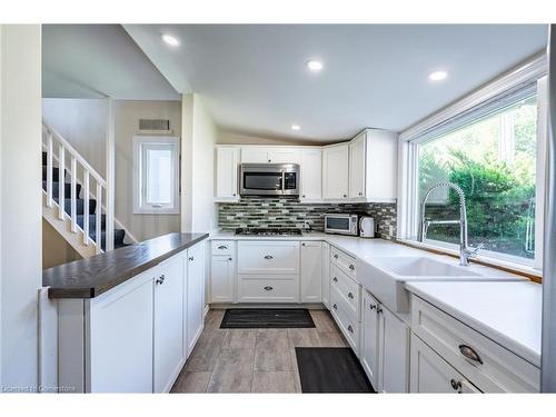 34 Ridgewood Drive, Turkey Point, ON - Indoor Photo Showing Kitchen With Upgraded Kitchen