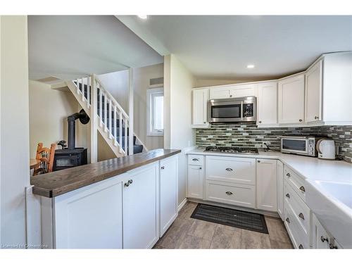 34 Ridgewood Drive, Turkey Point, ON - Indoor Photo Showing Kitchen