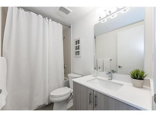 707-550 North Service Road, Grimsby, ON - Indoor Photo Showing Bathroom