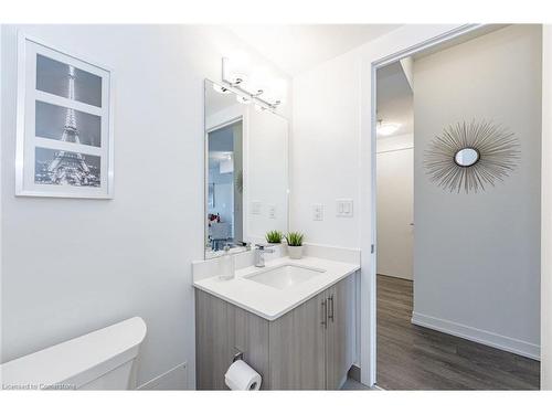 707-550 North Service Road, Grimsby, ON - Indoor Photo Showing Bathroom