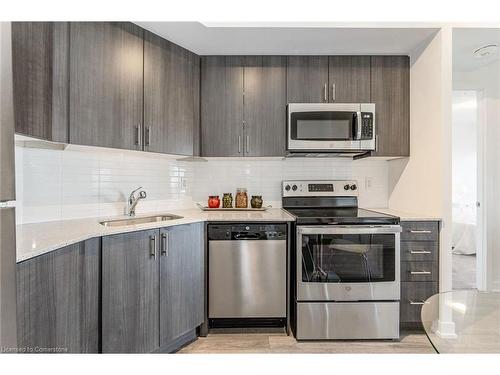 707-550 North Service Road, Grimsby, ON - Indoor Photo Showing Kitchen With Upgraded Kitchen