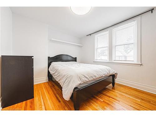 19 Belview Avenue, Hamilton, ON - Indoor Photo Showing Bedroom