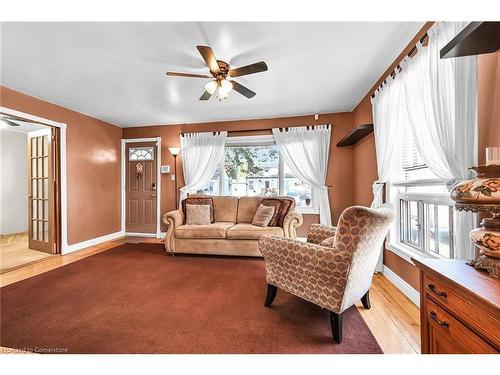 296 Julian Avenue, Hamilton, ON - Indoor Photo Showing Living Room