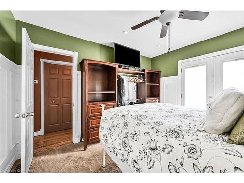 296 Julian Avenue, Hamilton, ON - Indoor Photo Showing Bedroom