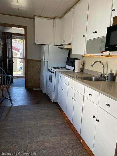 296 Julian Avenue, Hamilton, ON - Indoor Photo Showing Kitchen