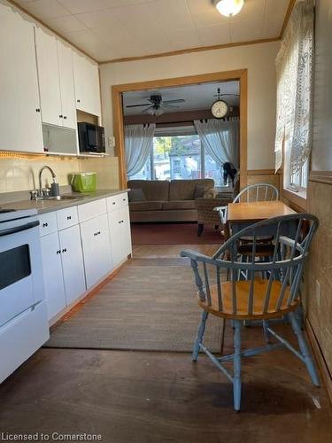 296 Julian Avenue, Hamilton, ON - Indoor Photo Showing Kitchen