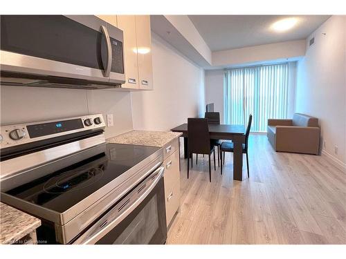 920-652 Princess Street, Kingston, ON - Indoor Photo Showing Kitchen