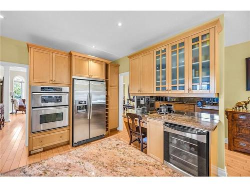 45 Bell Avenue, Grimsby, ON - Indoor Photo Showing Kitchen