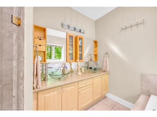 45 Bell Avenue, Grimsby, ON - Indoor Photo Showing Bathroom