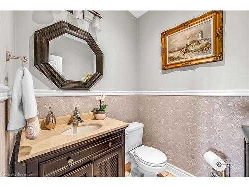 45 Bell Avenue, Grimsby, ON - Indoor Photo Showing Bathroom