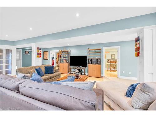 45 Bell Avenue, Grimsby, ON - Indoor Photo Showing Living Room