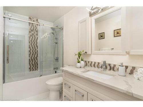 91 Hedge Lawn Drive, Grimsby, ON - Indoor Photo Showing Bathroom