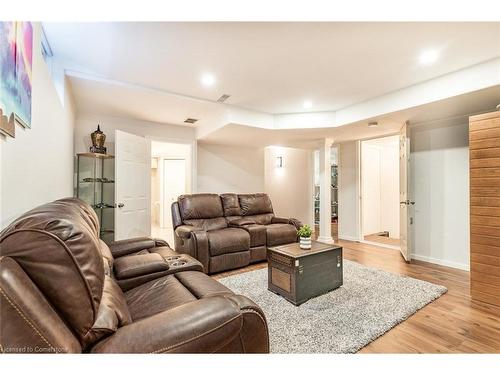 91 Hedge Lawn Drive, Grimsby, ON - Indoor Photo Showing Other Room