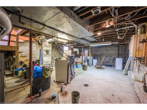 1104 Haig Boulevard, Mississauga, ON - Indoor Photo Showing Basement