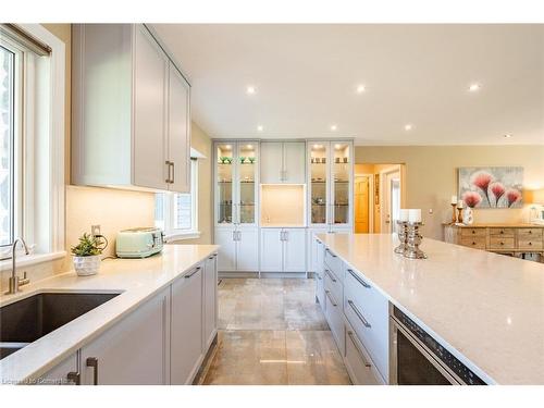 399 Old Brock Road, Flamborough, ON - Indoor Photo Showing Kitchen With Upgraded Kitchen