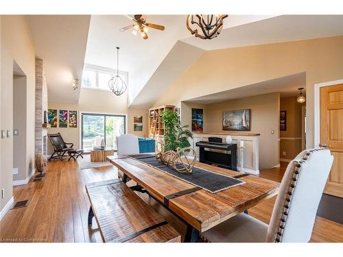 399 Old Brock Road, Flamborough, ON - Indoor Photo Showing Dining Room