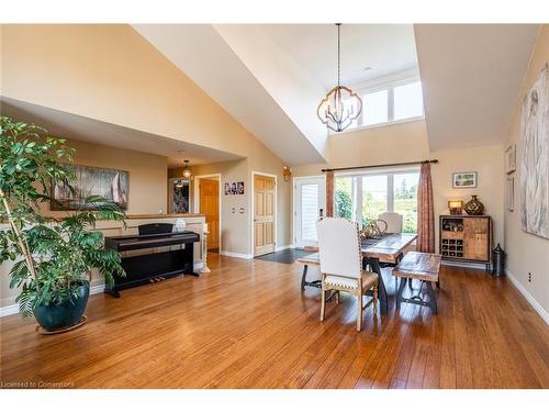 399 Old Brock Road, Flamborough, ON - Indoor Photo Showing Dining Room