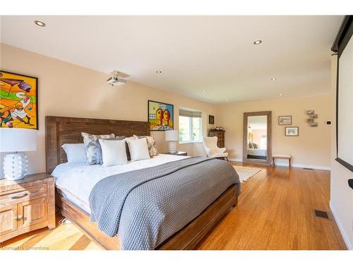 399 Old Brock Road, Flamborough, ON - Indoor Photo Showing Bedroom