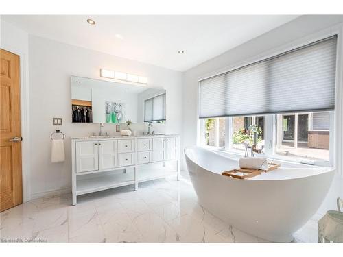 399 Old Brock Road, Flamborough, ON - Indoor Photo Showing Bathroom