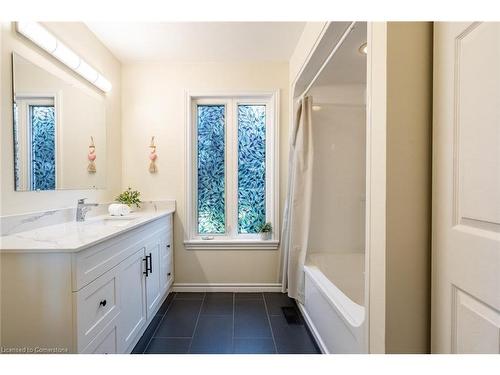 399 Old Brock Road, Flamborough, ON - Indoor Photo Showing Bathroom