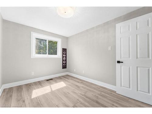 2258 Manchester Drive, Burlington, ON - Indoor Photo Showing Other Room