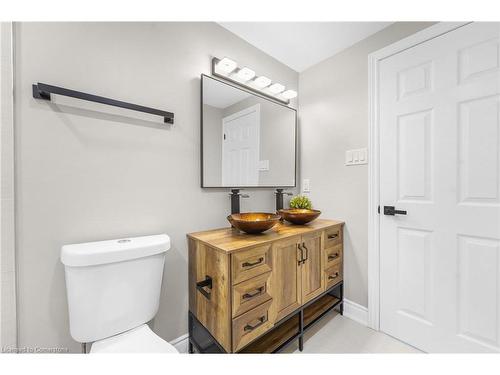 2258 Manchester Drive, Burlington, ON - Indoor Photo Showing Bathroom