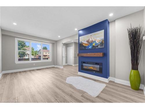 2258 Manchester Drive, Burlington, ON - Indoor Photo Showing Living Room With Fireplace