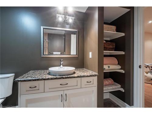 157 Terrence Park Drive, Hamilton, ON - Indoor Photo Showing Bathroom