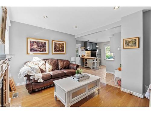 48 Sandra Street, Brantford, ON - Indoor Photo Showing Living Room