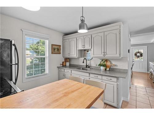 48 Sandra Street, Brantford, ON - Indoor Photo Showing Kitchen