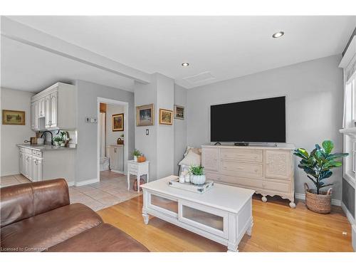 48 Sandra Street, Brantford, ON - Indoor Photo Showing Living Room