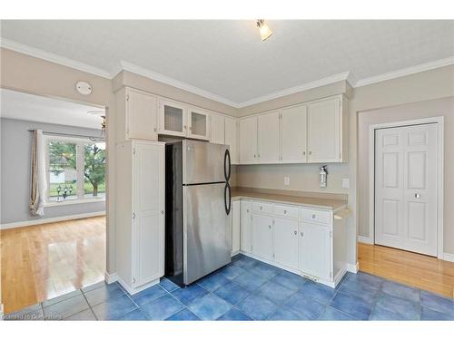 8169 Michael Street, Niagara Falls, ON - Indoor Photo Showing Kitchen