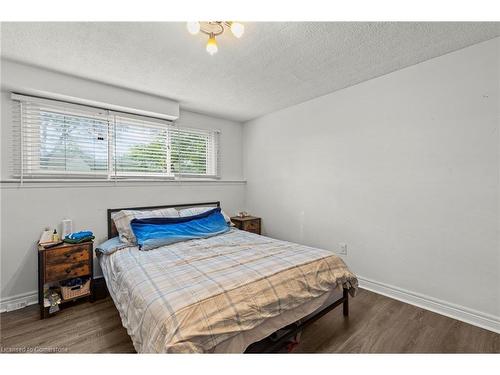 8169 Michael Street, Niagara Falls, ON - Indoor Photo Showing Bedroom