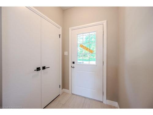 423 Woolwich Street, Waterloo, ON - Indoor Photo Showing Other Room