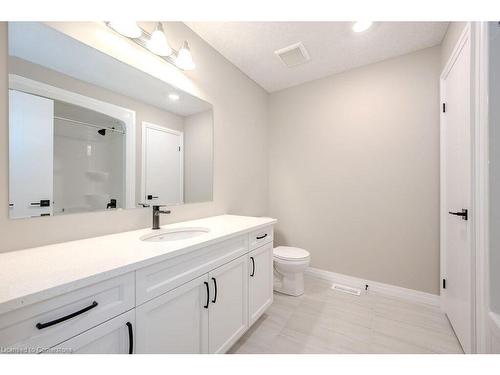 423 Woolwich Street, Waterloo, ON - Indoor Photo Showing Bathroom