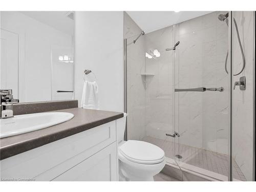 42-61 Soho Street, Stoney Creek, ON - Indoor Photo Showing Bathroom