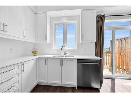 42-61 Soho Street, Stoney Creek, ON - Indoor Photo Showing Kitchen With Double Sink