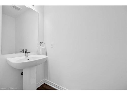 42-61 Soho Street, Stoney Creek, ON - Indoor Photo Showing Bathroom