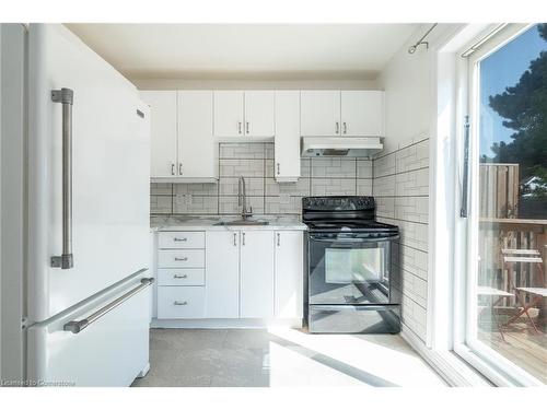 34 Sumach Street, Hamilton, ON - Indoor Photo Showing Kitchen