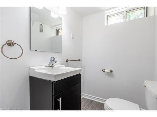 34 Sumach Street, Hamilton, ON - Indoor Photo Showing Bathroom